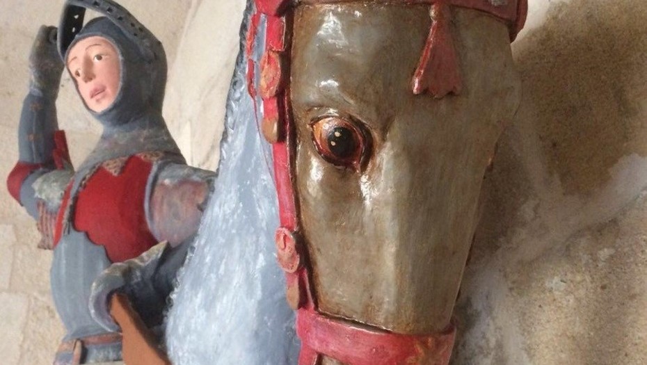 Restauración de la escultura de ‘San Jorge de Estella’ indigna a España