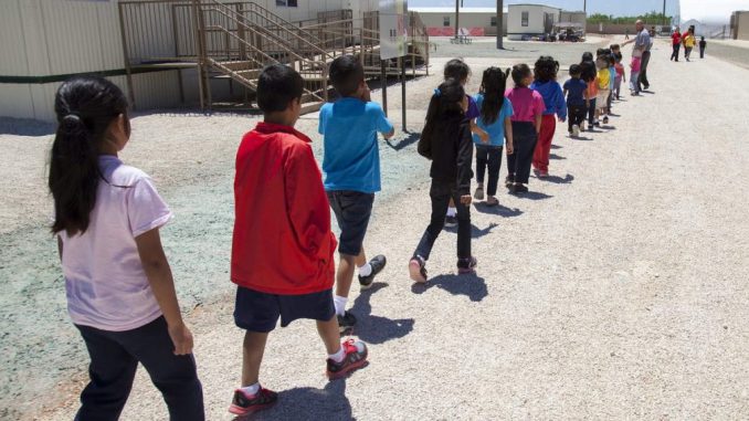 Abusan sexualmente de una niña en un centro de migrantes Abusan sexualmente de una niña en un centro de migrantes