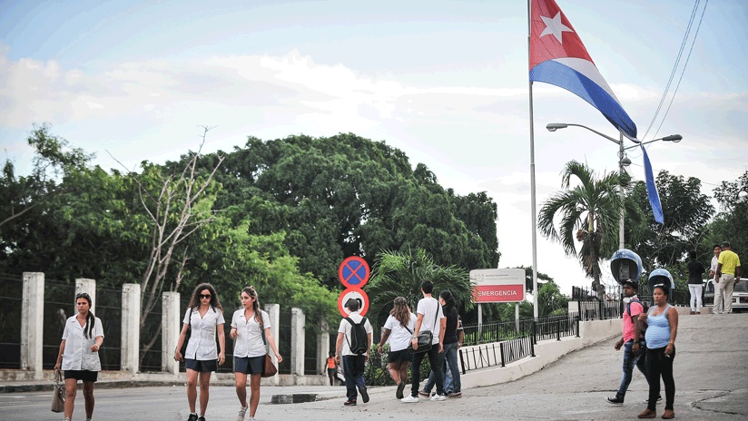 Bolsonaro desestima continuidad de programa de médicos cubanos en Brasil