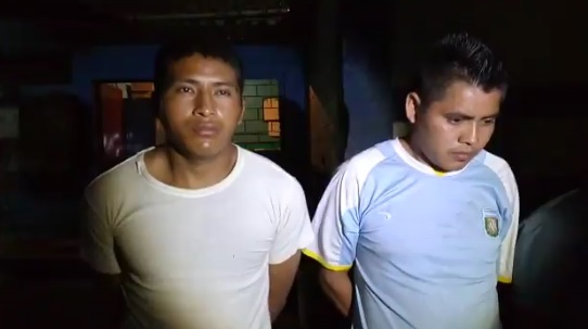 Agentes de la PNC capturaron a Leonidas Abel Cardona y Víctor Manuel Lue, por supuestamente asesinar a cinco miembros de la familia Pimentel.